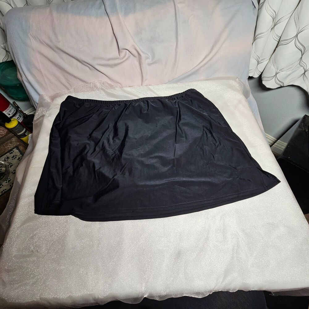 Croft & Borrow Black Swim Skirt Size 26W EUC